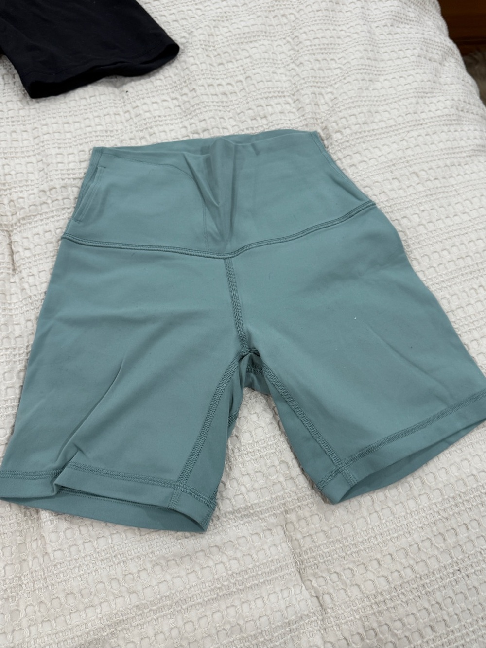 lululemon align 6 inch Teal Bike Shorts size 2